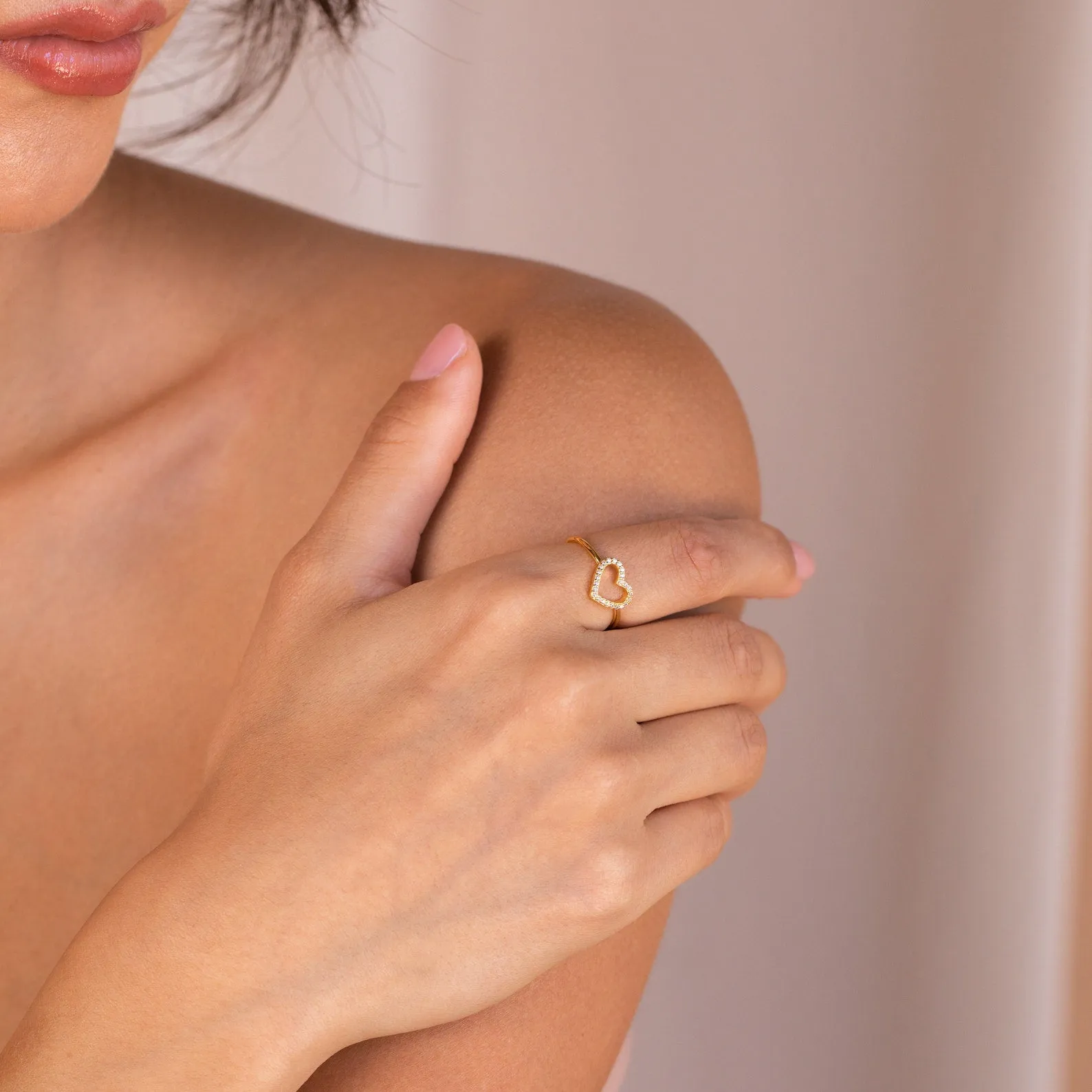 Aphrodite Pave Heart Ring