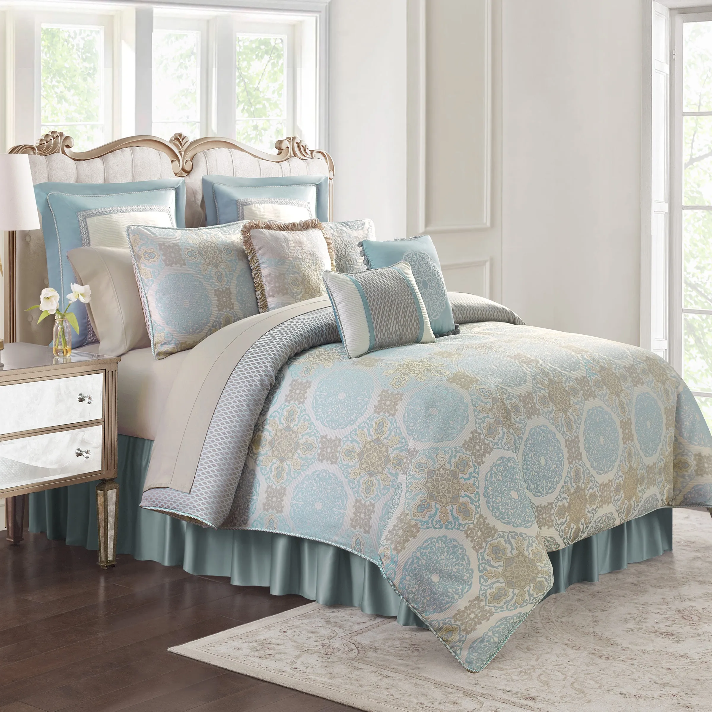 Jonet 6 Piece Comforter Set