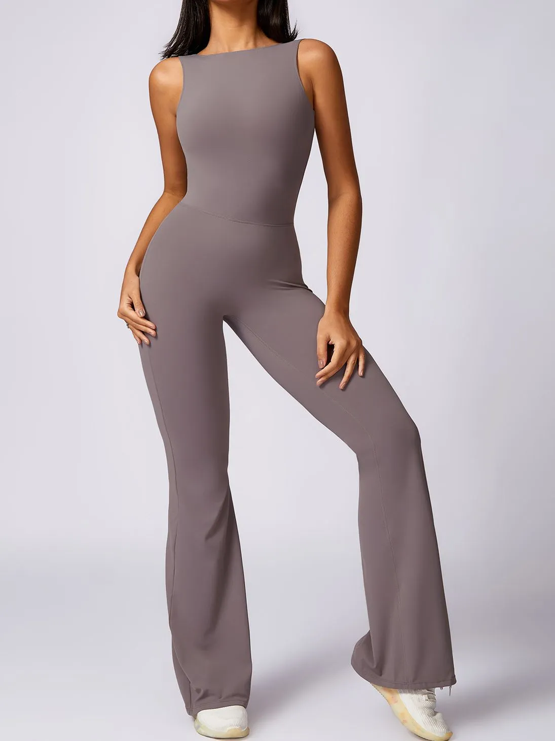 ZASUWA Female Backless Elastic Tight Scrunch Bum Flare Jumpsuit